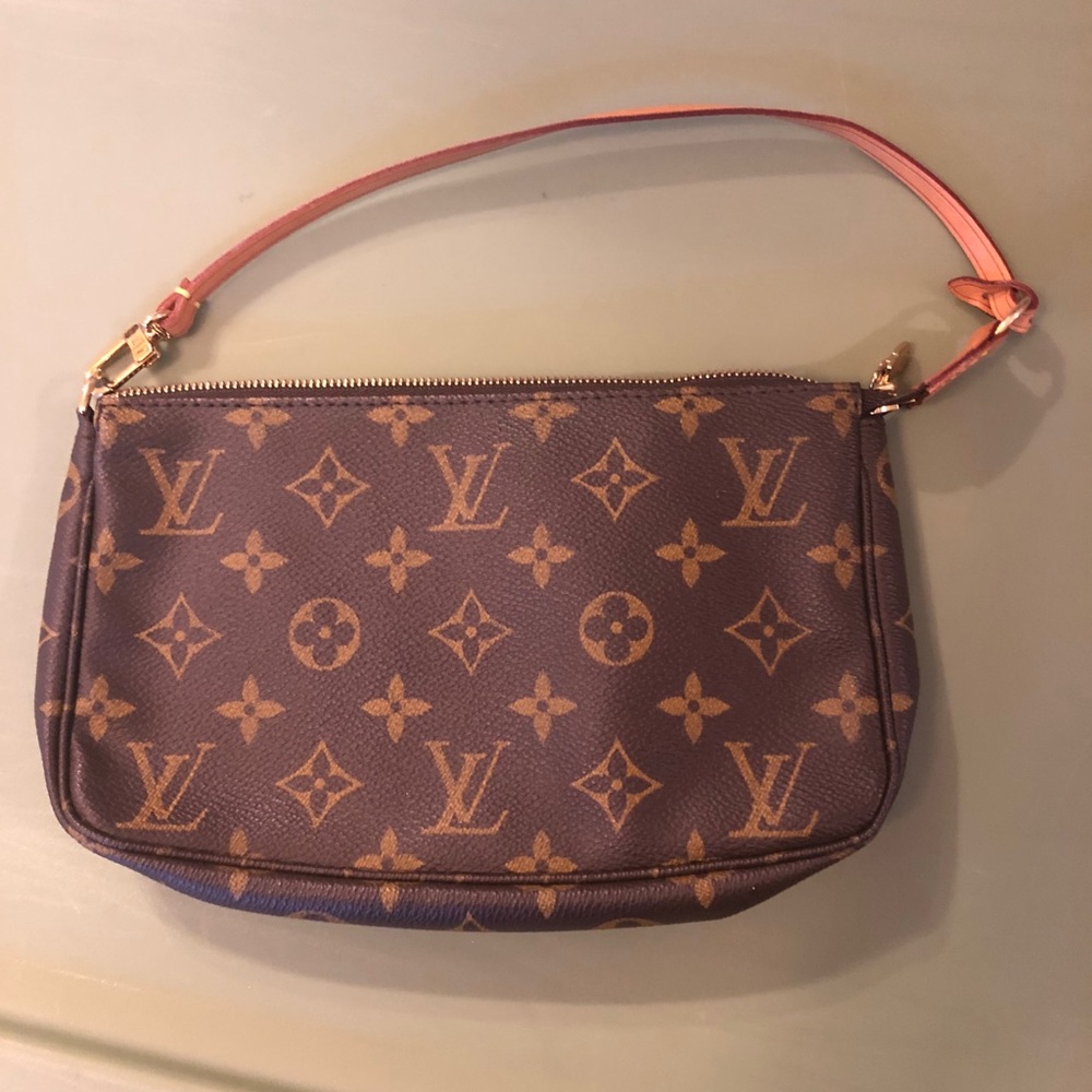 Louis Vuitton Pochette